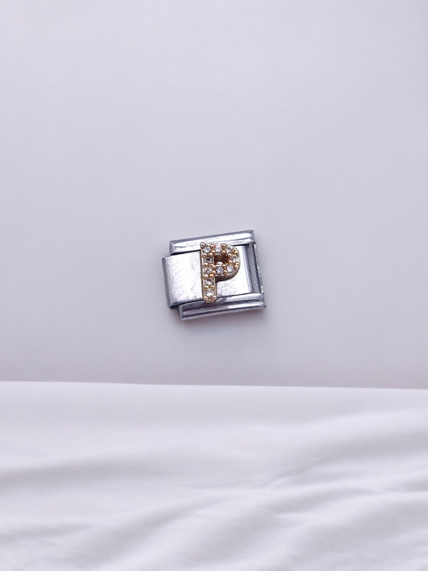 Zirkon Taşlı Harf Charm P