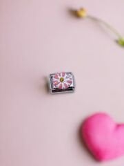 Pembe Papatya Detaylı Charm
