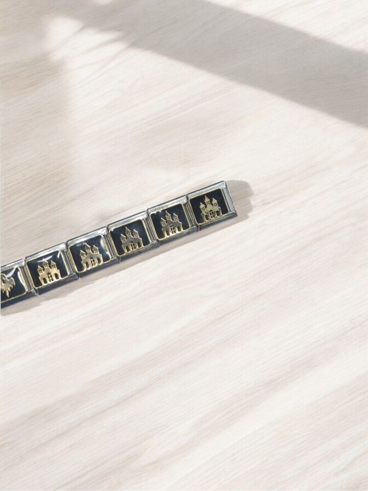 Köşk Detaylı İtalyan Charm