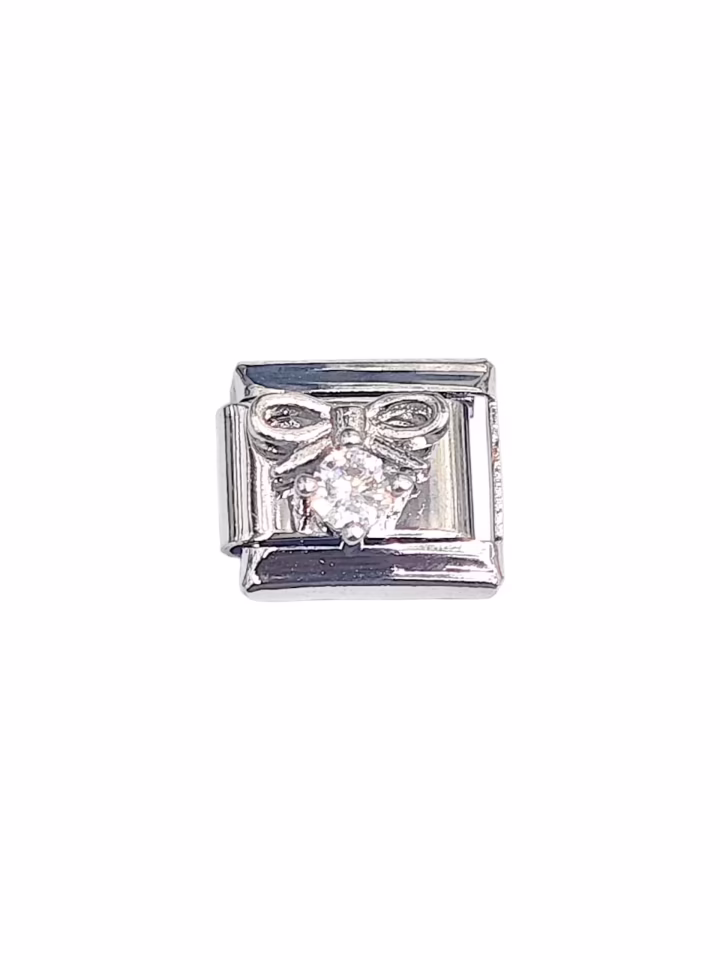 Fiyonk Desenli Zirkon Taşlı Charm